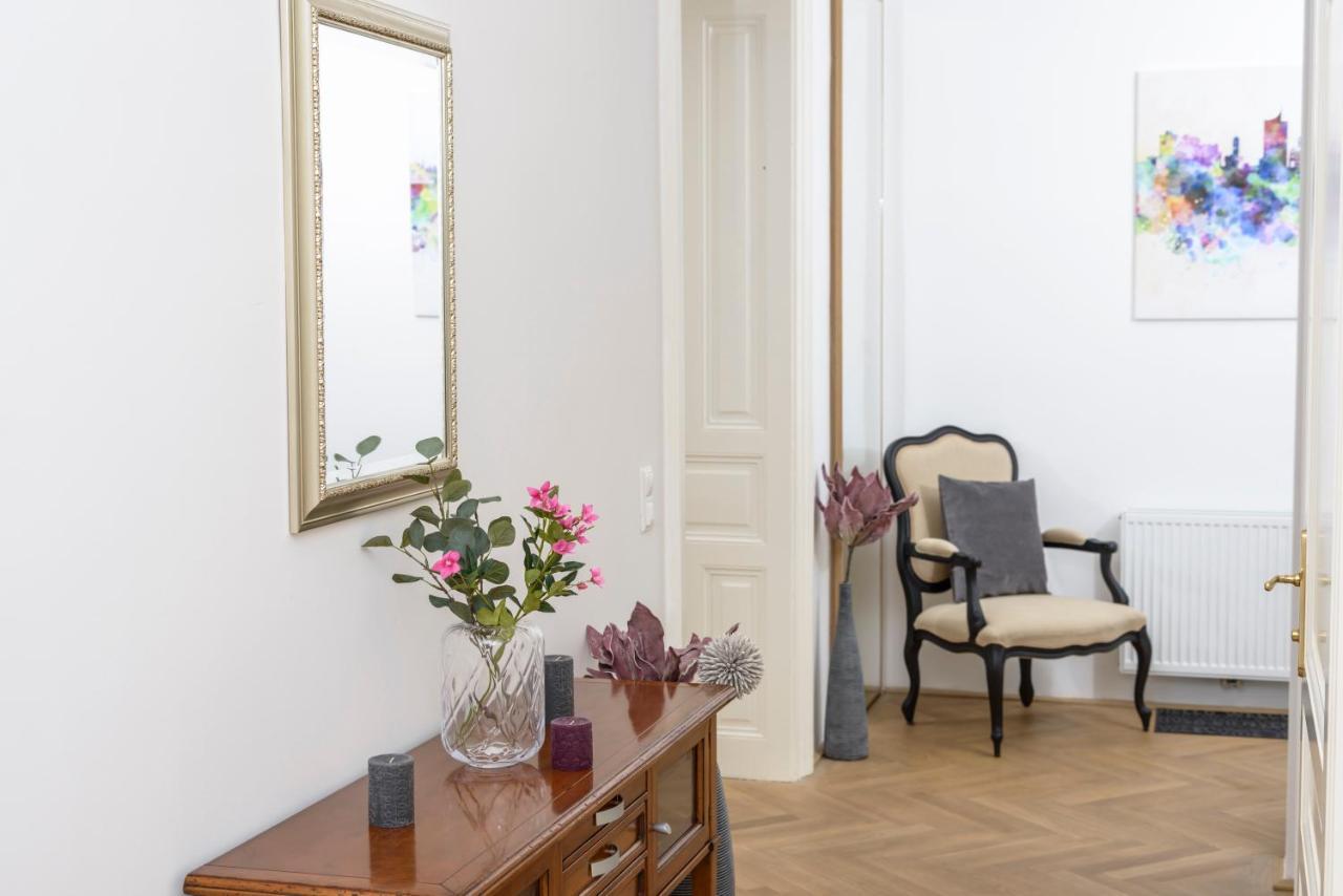 Senator Suite Stephansplatz By Ichbucheat Viena Exterior foto